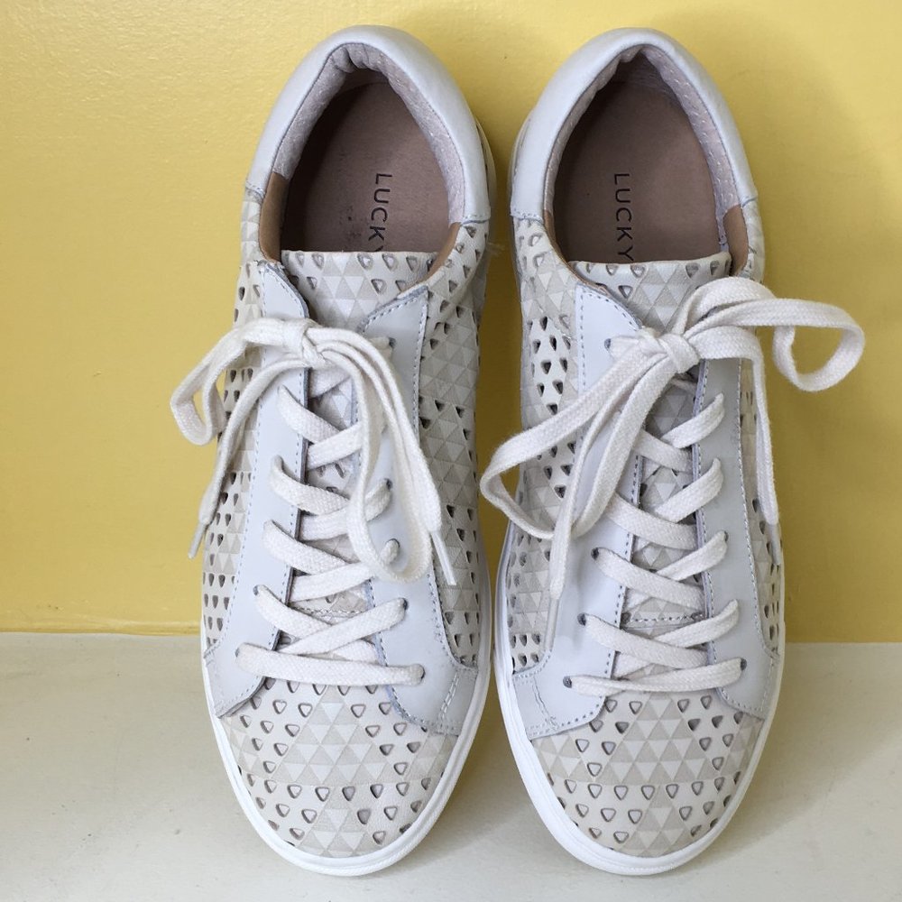 LUCKY Lotus Leather Shoe